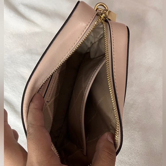 Michael Kors Ginny Crossbody - Picture 4 of 5